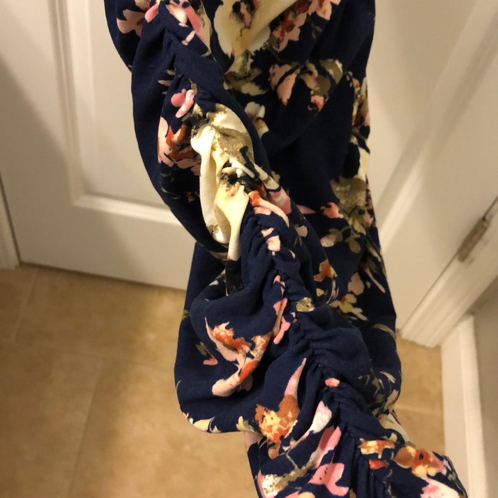 Navy blue floral maternity dress - Picture 5 of 5
